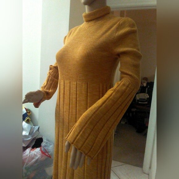 BNWOT MAXI SWEATER DRESS SZ. SM BY ELIZABETH & JAMES 100% WOOL GOLDEN COLOR LUX - Picture 10 of 13